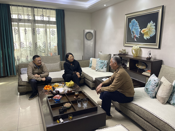 291娱乐集团等三家公司工会看望慰问退休职工
